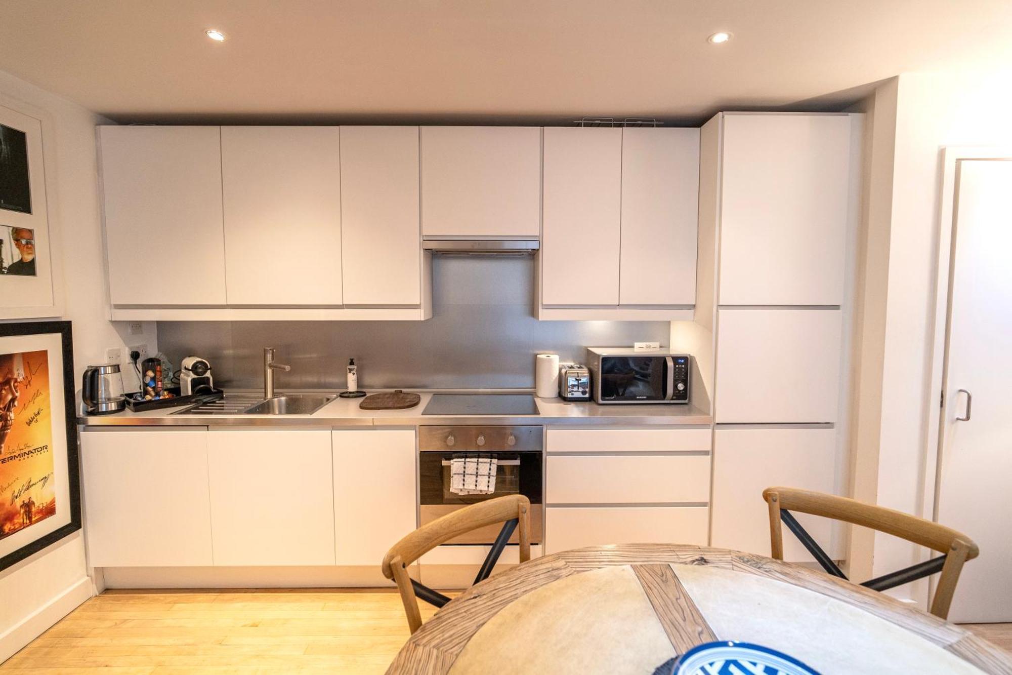 Spacious West End Duplex Apartment, W1 Central ลอนดอน ภายนอก รูปภาพ
