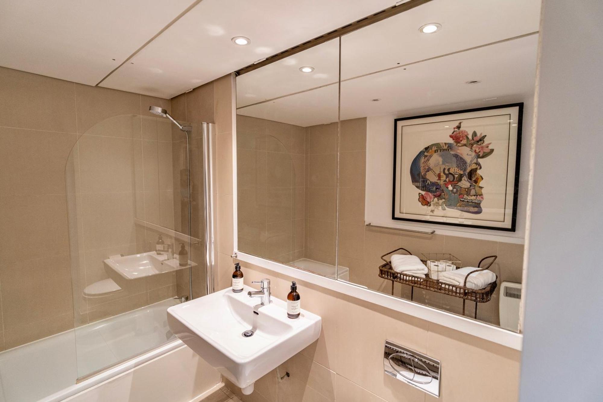 Spacious West End Duplex Apartment, W1 Central ลอนดอน ภายนอก รูปภาพ