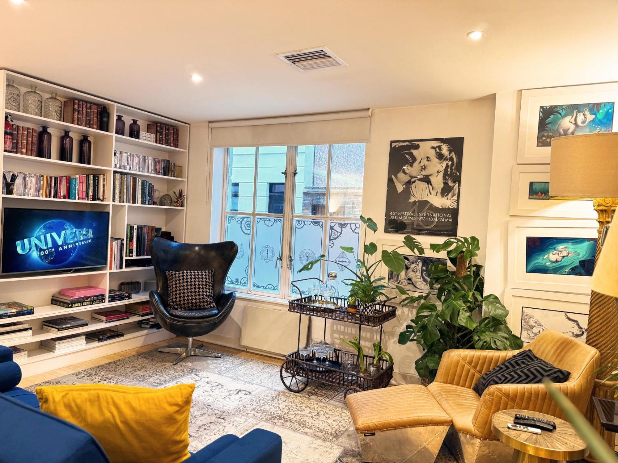 Spacious West End Duplex Apartment, W1 Central ลอนดอน ภายนอก รูปภาพ