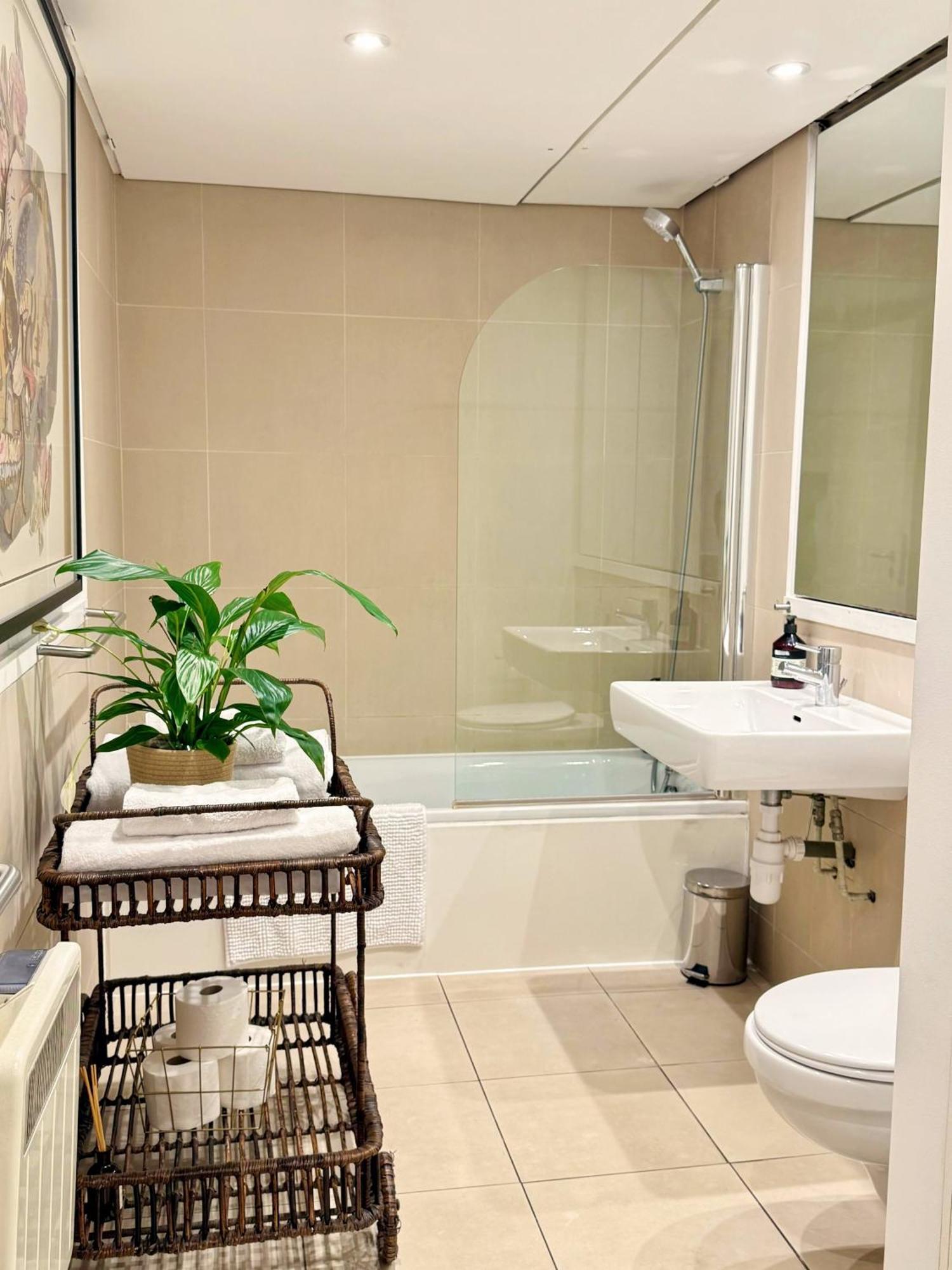 Spacious West End Duplex Apartment, W1 Central ลอนดอน ภายนอก รูปภาพ
