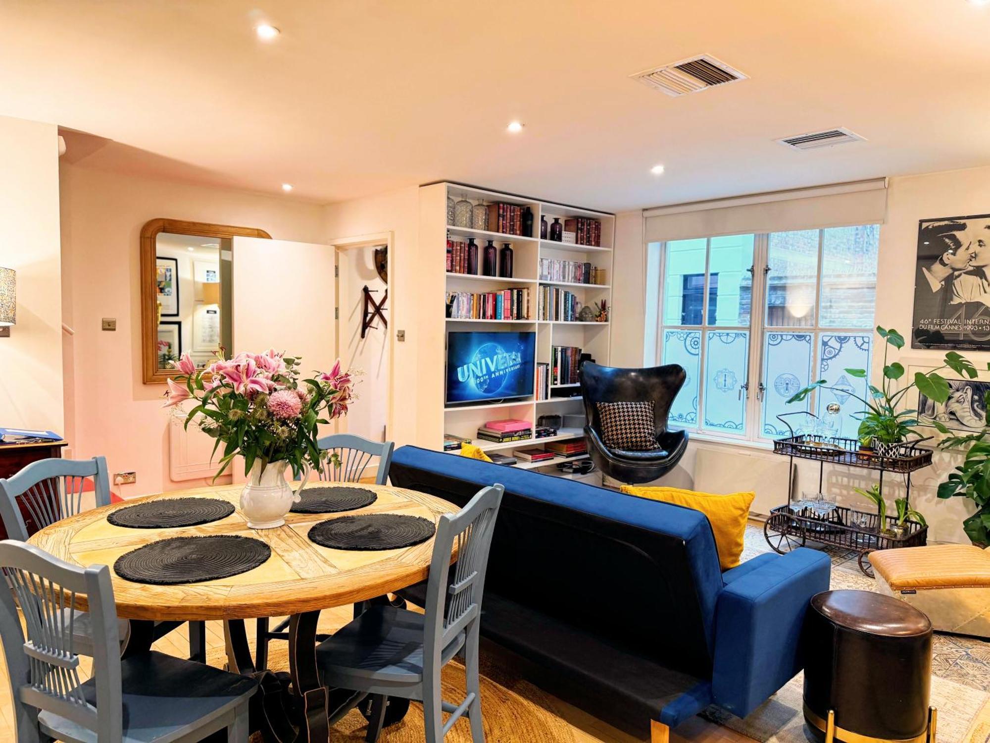 Spacious West End Duplex Apartment, W1 Central ลอนดอน ภายนอก รูปภาพ